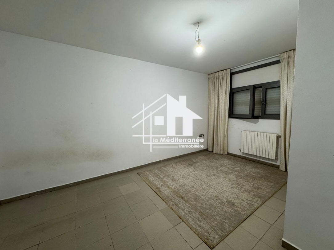 Une magnifique villa S+5 avec piscine au Lac 2