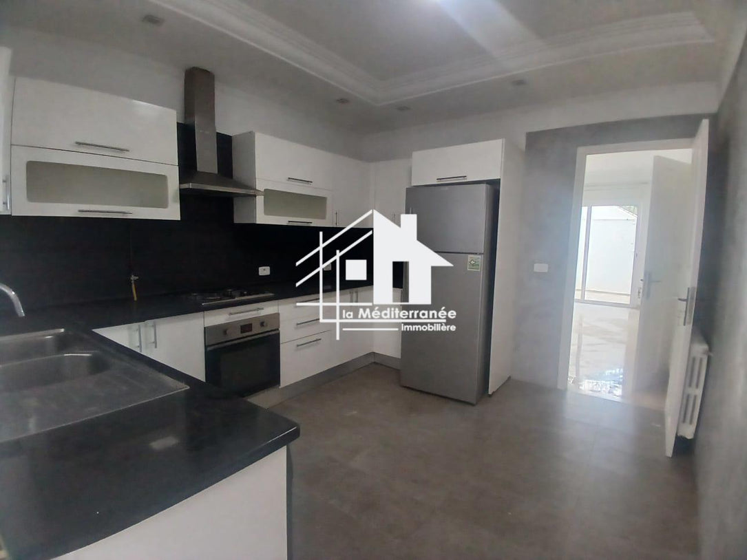 A louer Villa S+5 à la Marsa