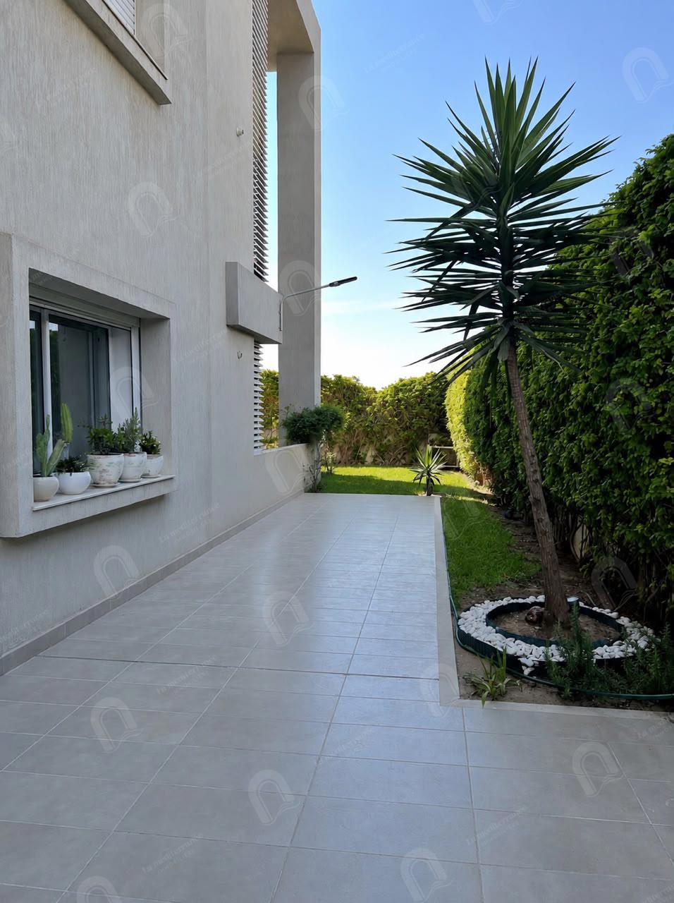 À vendre – Appartement S+3 avec jardin