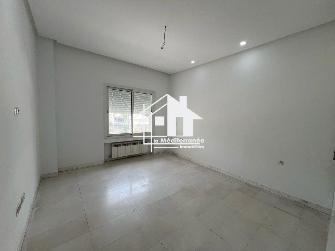 A louer appartement S+3 à la Soukra