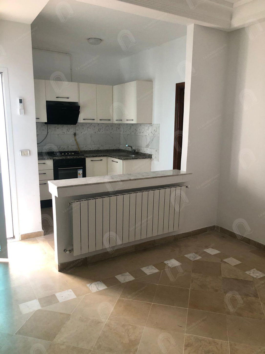 à louer un appartement s+1 à cité ennasr