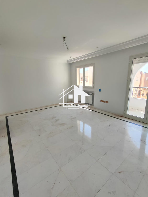 A vendre S+2 jamais habitée a la cité Wahat