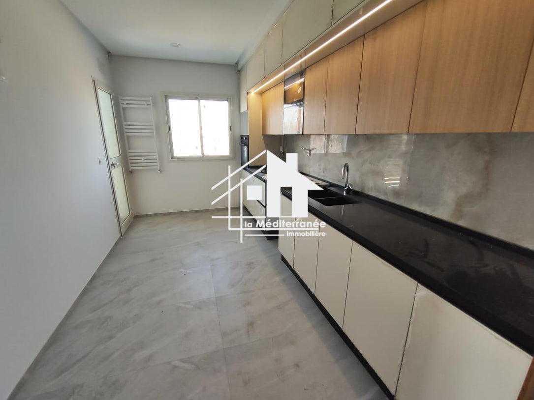 A louer un s+2 neuf à chotrana 1