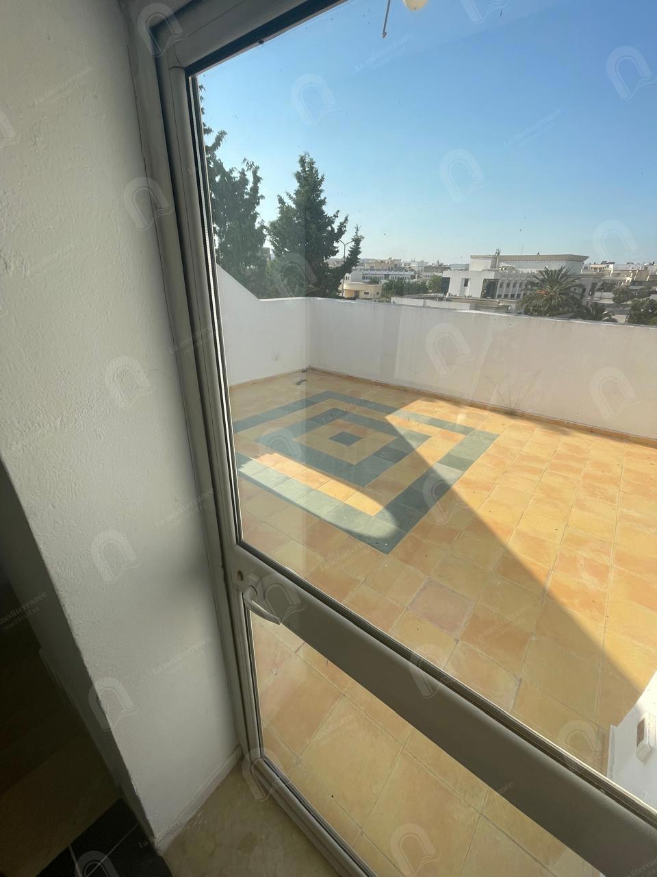 A louer un duplex 2S+4 hst au bardo