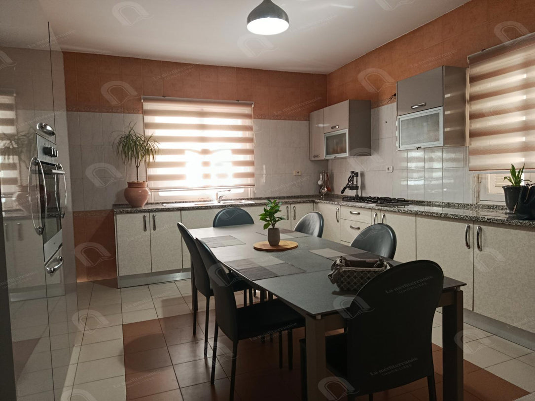 A louer un duplex S+4 hst meublé à meftah saadallah
