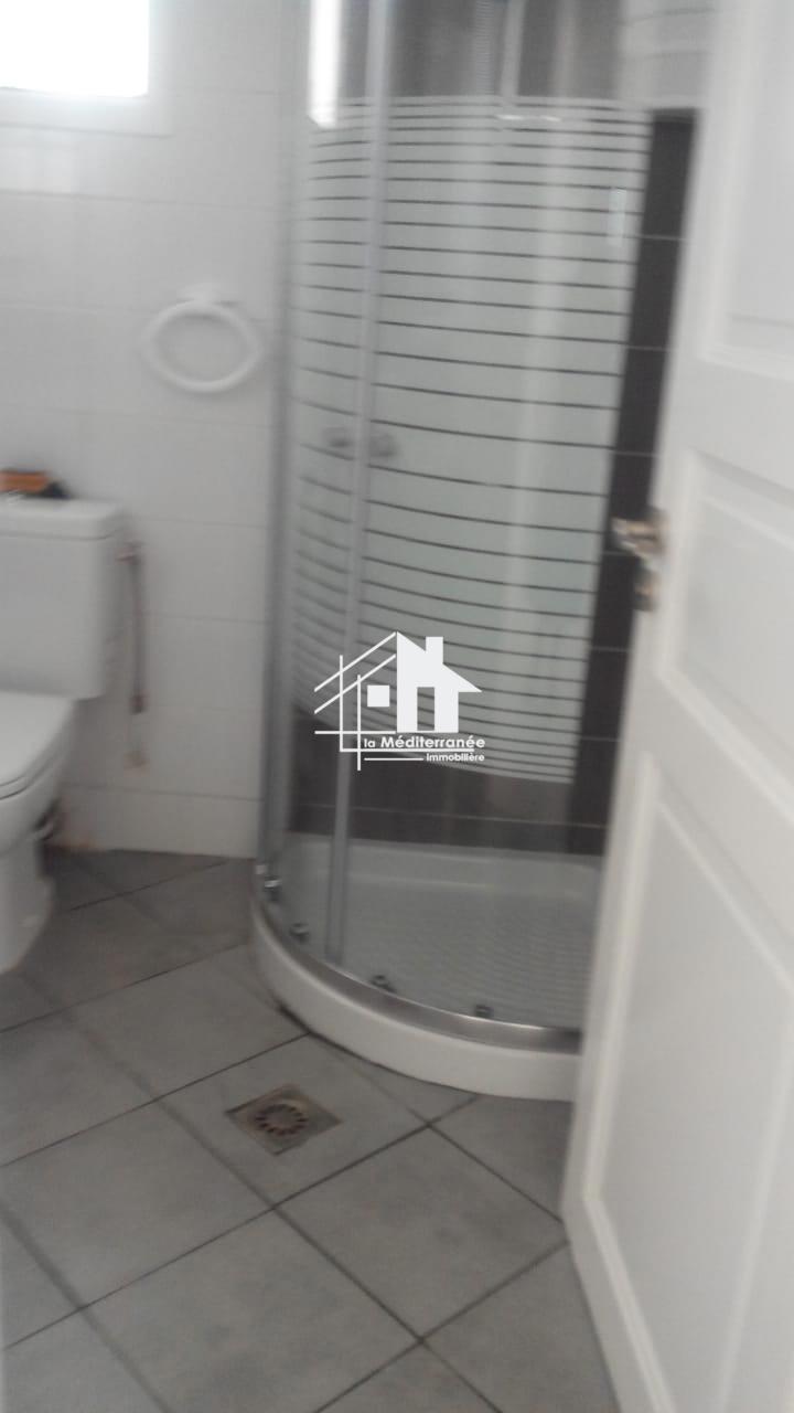 A louer étage de villa s+3 20 mars le bardo