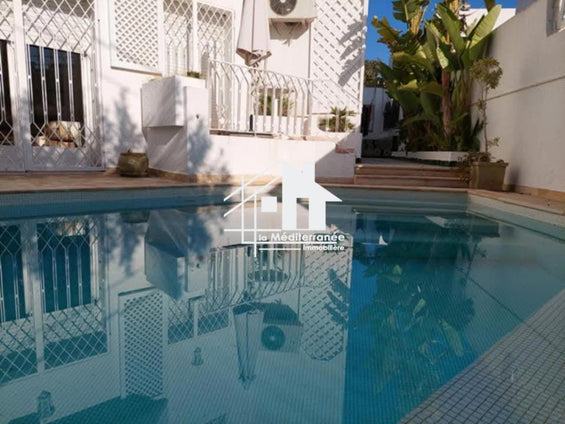 Une villa S+3 à la location à la Marsa
