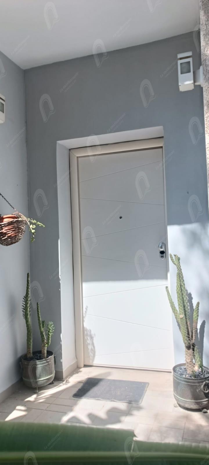 A louer une villa indépendante avec jardin à chotrana