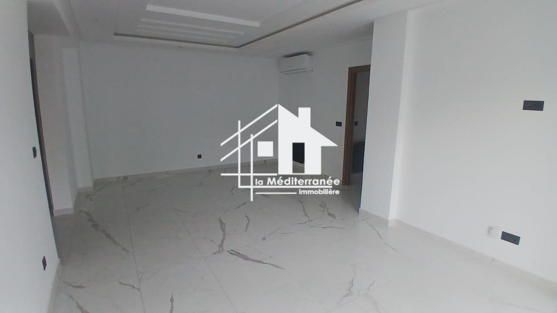 A vendre un appartement S+3 RDC a jardin de carthage