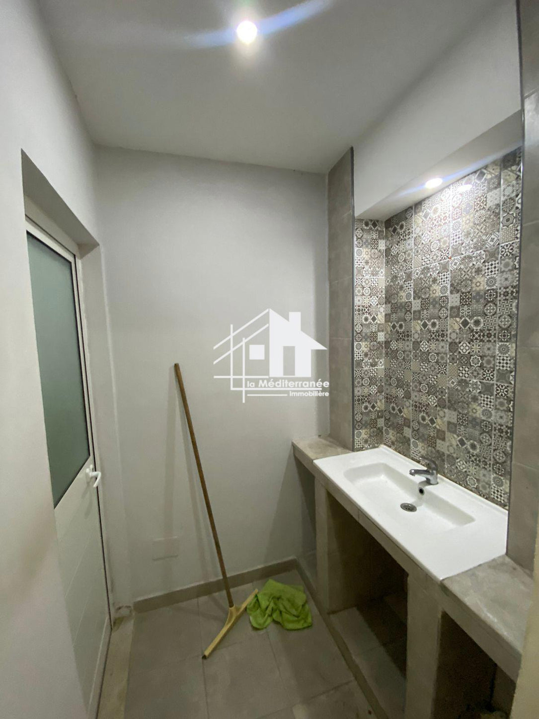 A louer étage de villa S+3 à Ksar Said