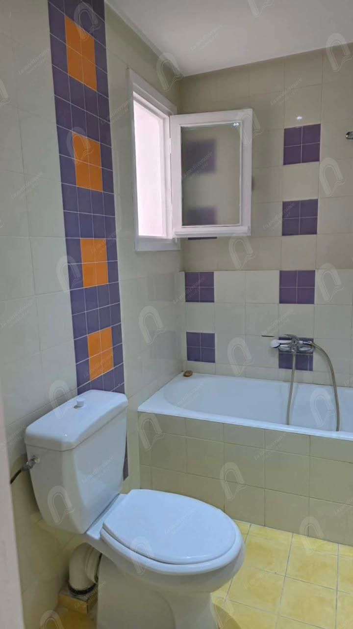 A louer un appartement s+2 à Ennaser 2