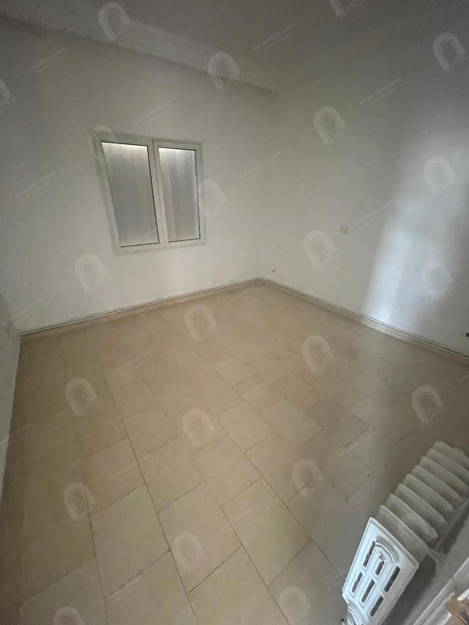 A louer un duplex 2S+4 hst au bardo