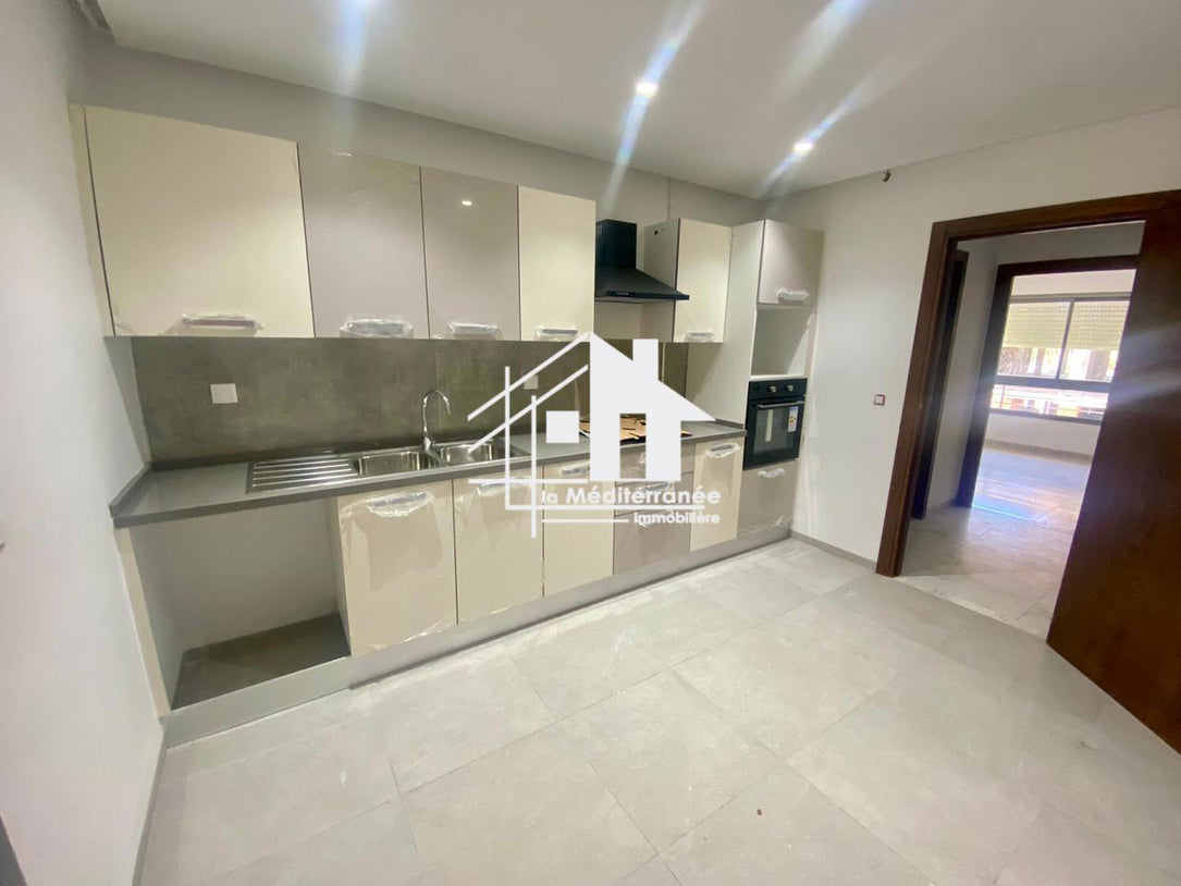 A louer s2 neuf avec place de parking