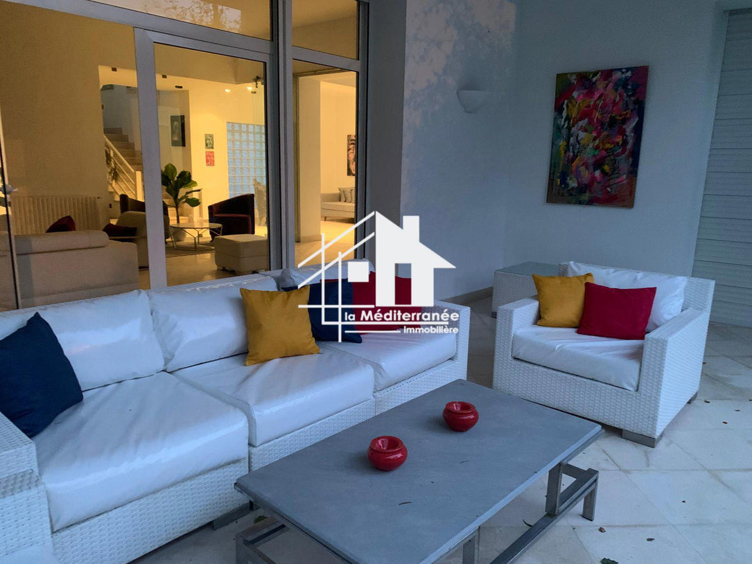 A louer Villa S+5 à la Marsa