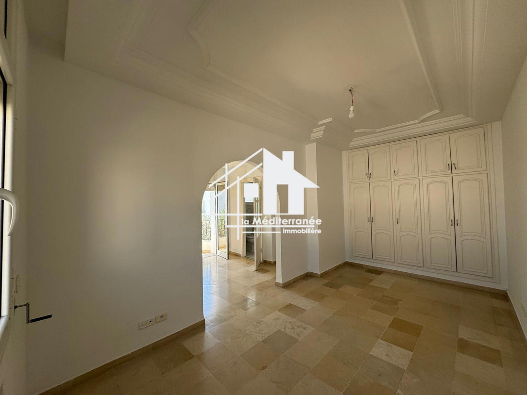 A louer une villa S+5 au lac 2