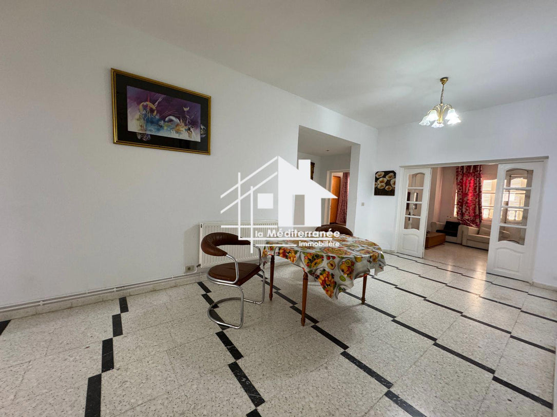 un duplex S+4 avec piscine à la Marsa