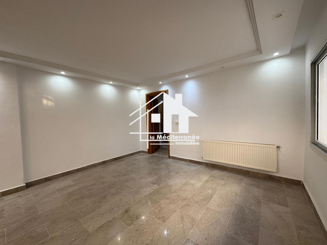 une magnifique villa S+4 plain-pied aux jardins de Carthage