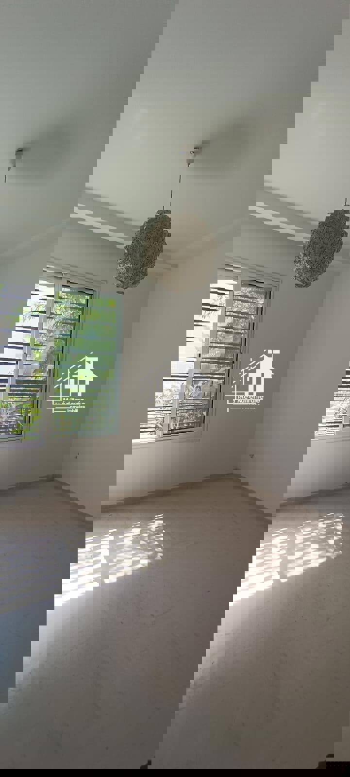 A louer Duplex a la Soukra