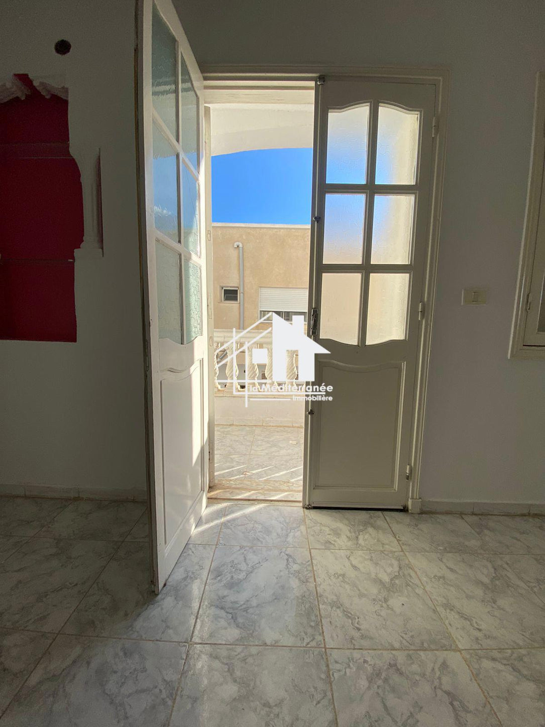a louer étage de villa s+3 cité riadh bardo