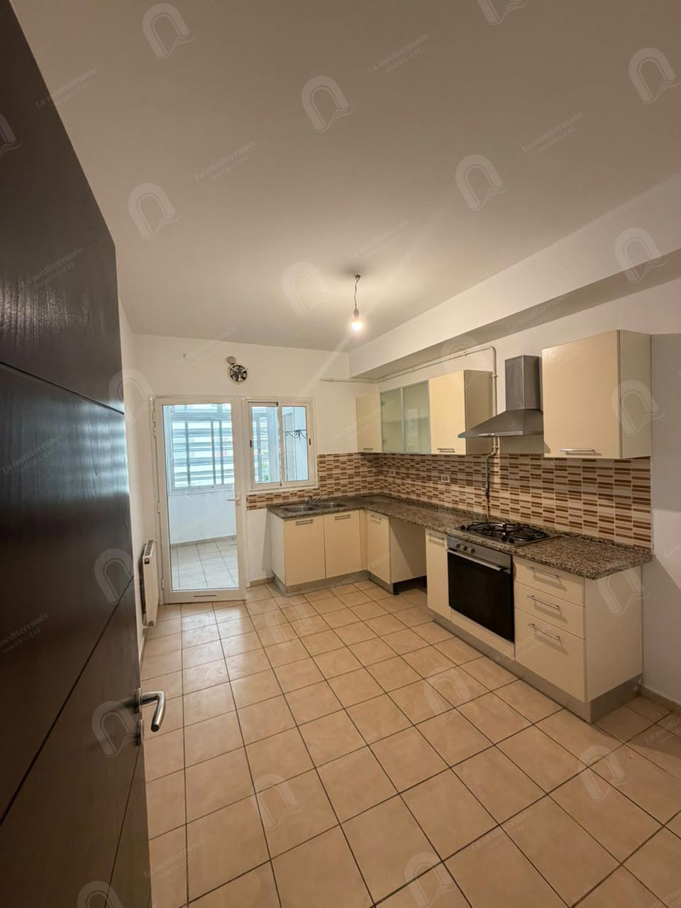 À louer  Appartement S+3 à Menzah 9C
