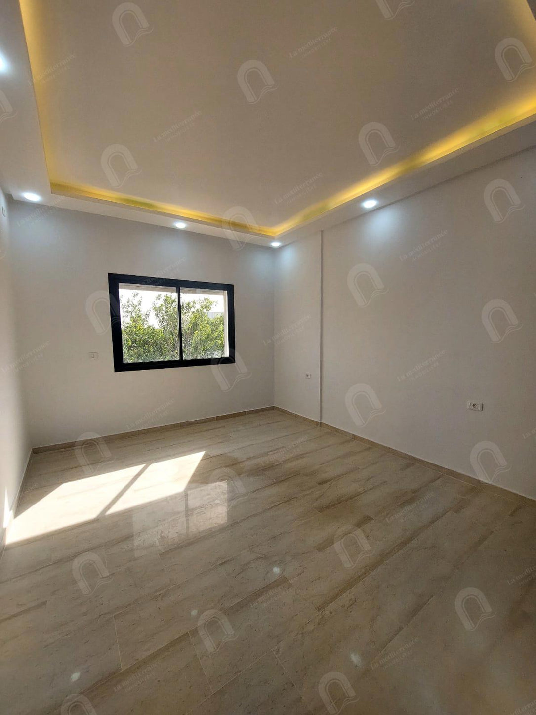 A louer étage de villa S2 à la soukra