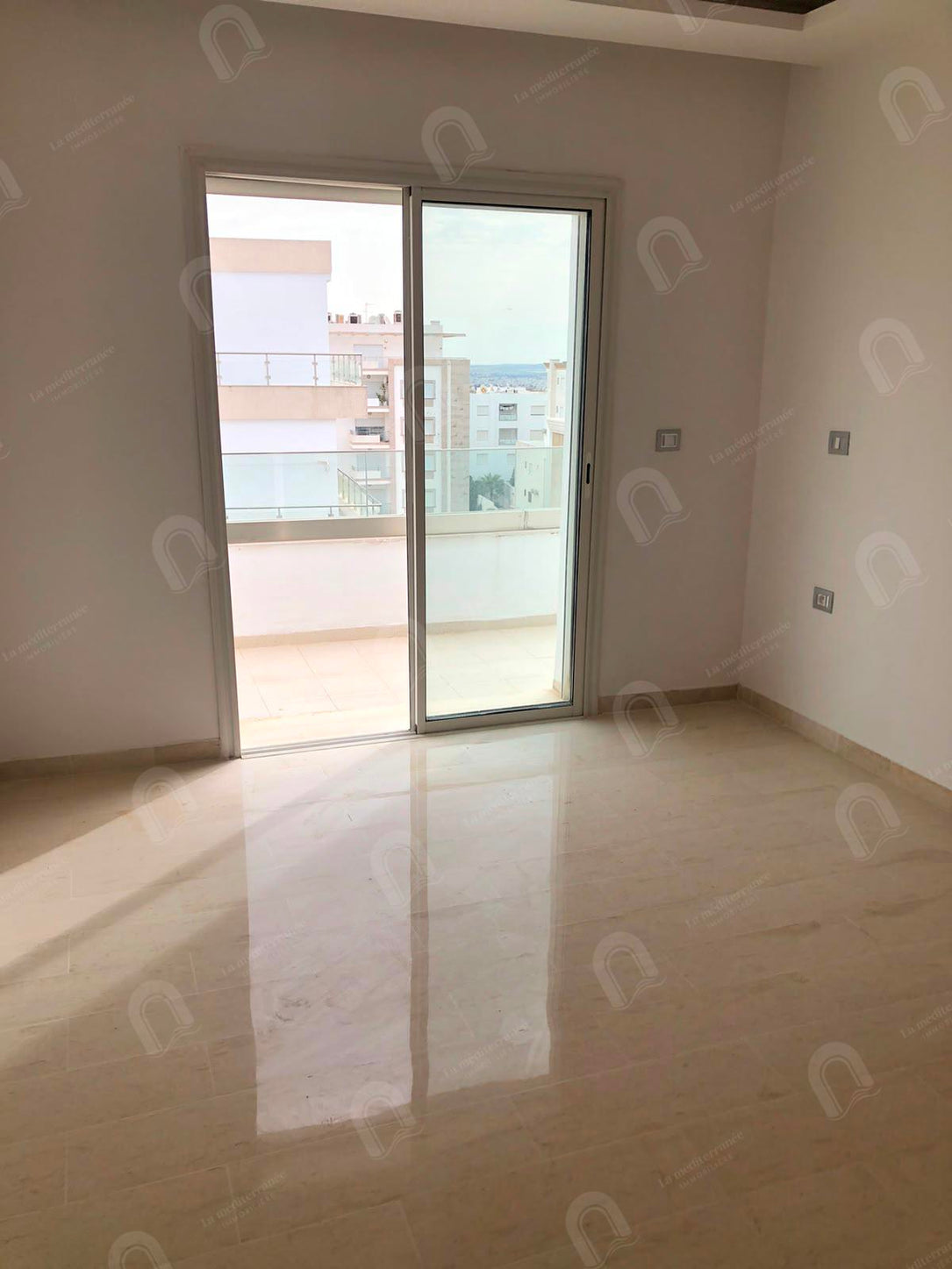 A vendre  un appartement s+3 à  menzah 9c