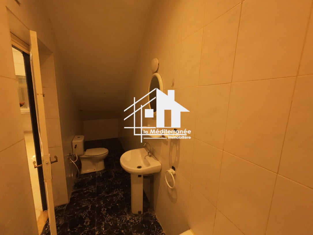 A louer étage de villa RDC s+3 a Bardo