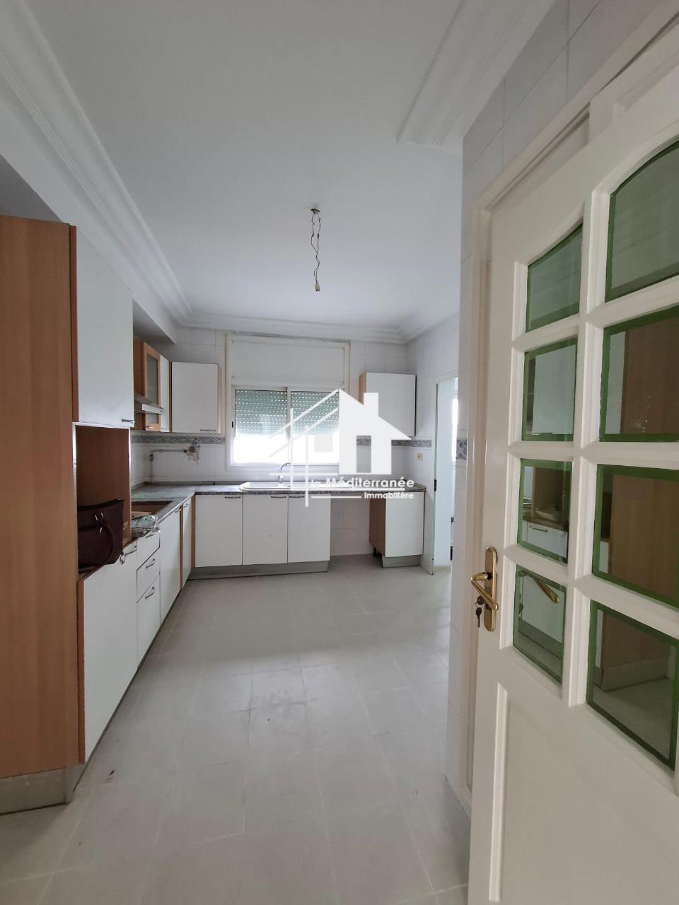 A louer appartement S+3 haut standing Manar 2