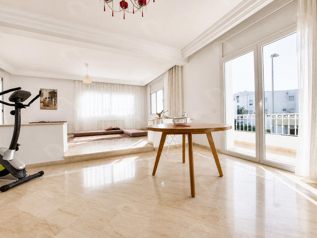 A louer une villa vide à Les jardins de l'aouina