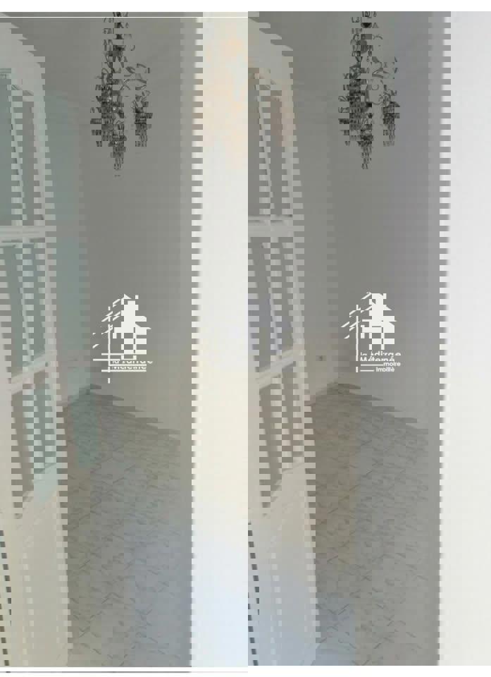 A louer un étage de villa S+2 au bardo