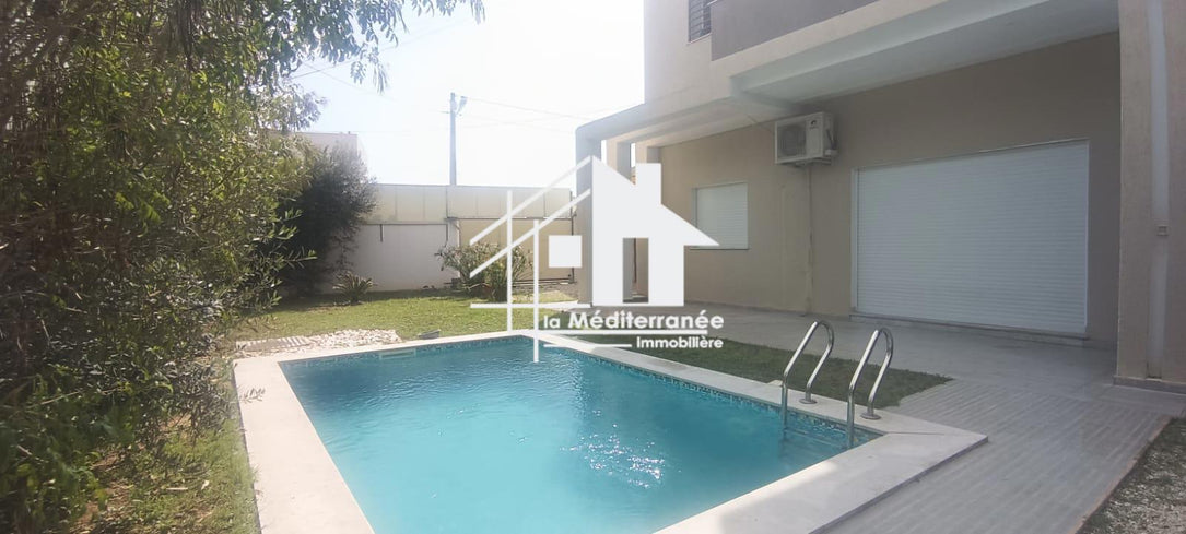 A louer villa avec piscine à Chotrana