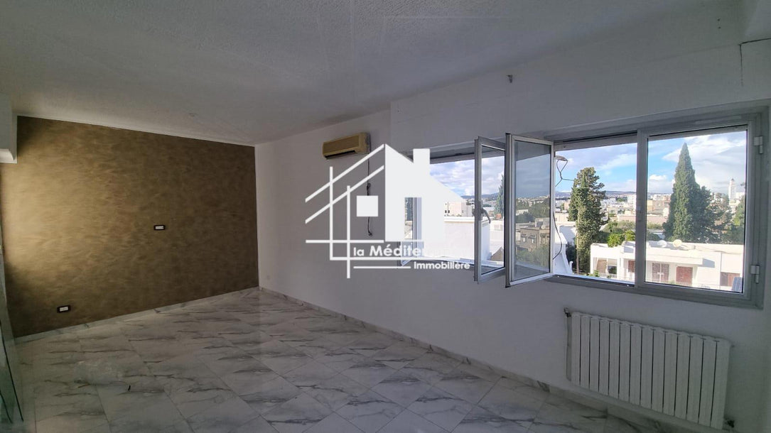 a louer appartement duplex s+3 à khaznadar