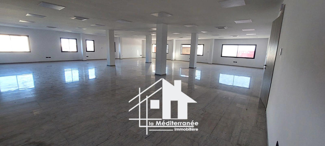 A louer open space de 290m² à la Soukra