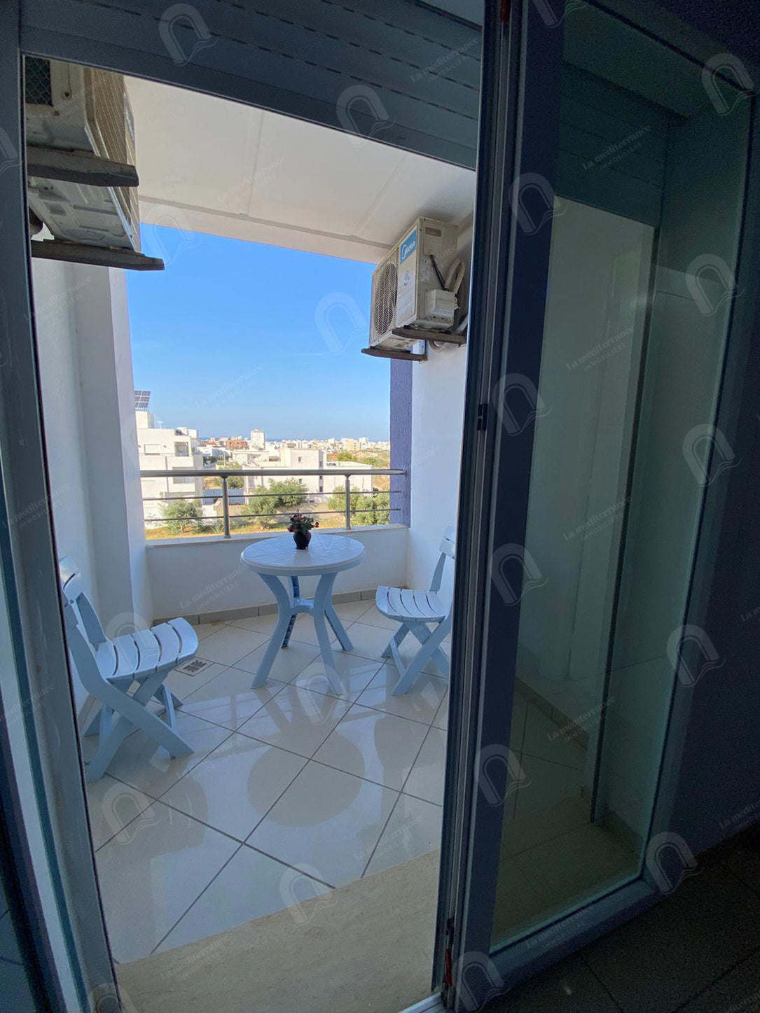 À Vendre – Appartement S+2 Meublé à Sahloul 2, Sousse