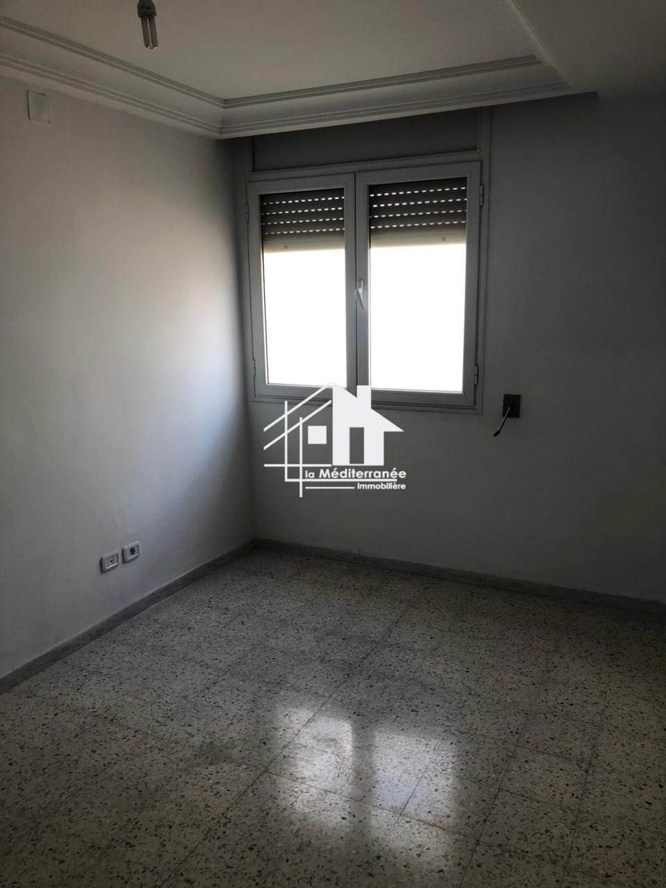 A louer un appartement s+2 à jardin d'el menzah 2