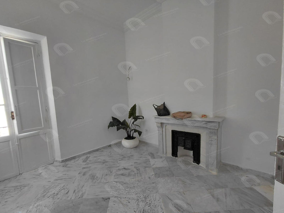 A louer appartement S+4 au centre ville