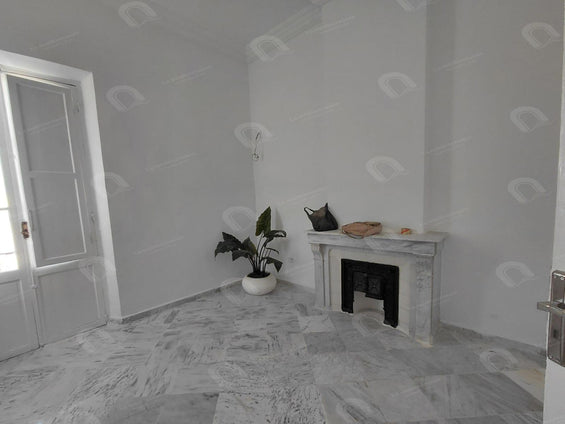 A louer appartement S+4 au centre ville