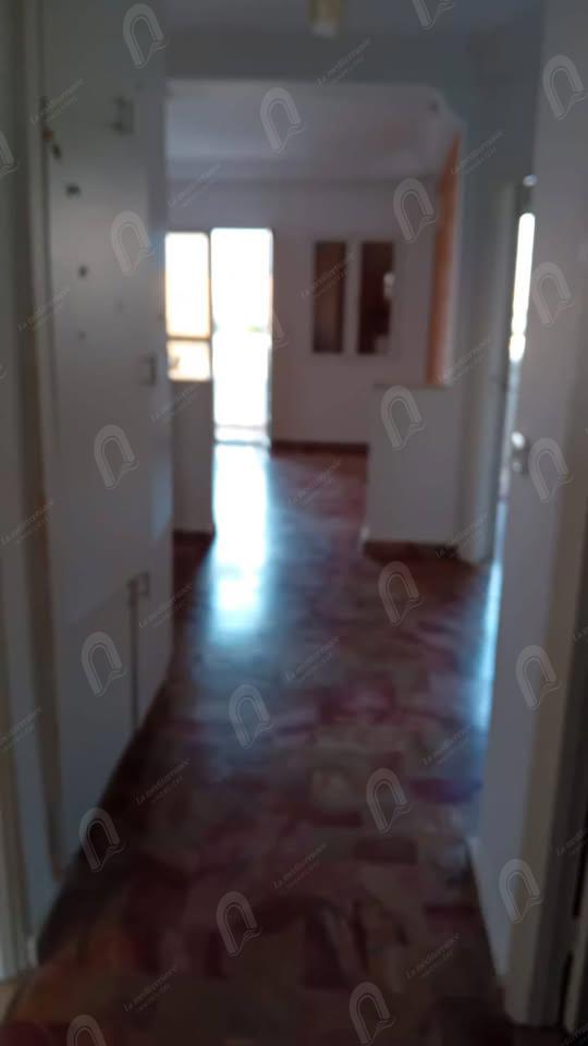 A louer un appartement S+2 situé au 2éme étage à manouba  cité ben younes