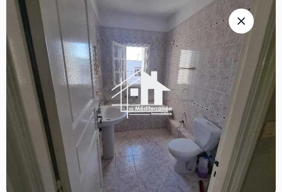 A louer etage de villa S+2 à cité Romena 2