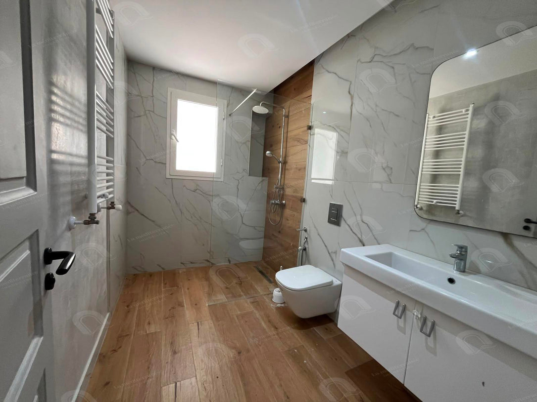 A louer Etage de Villa s+3 à Sidi abedelaziz La Marsa