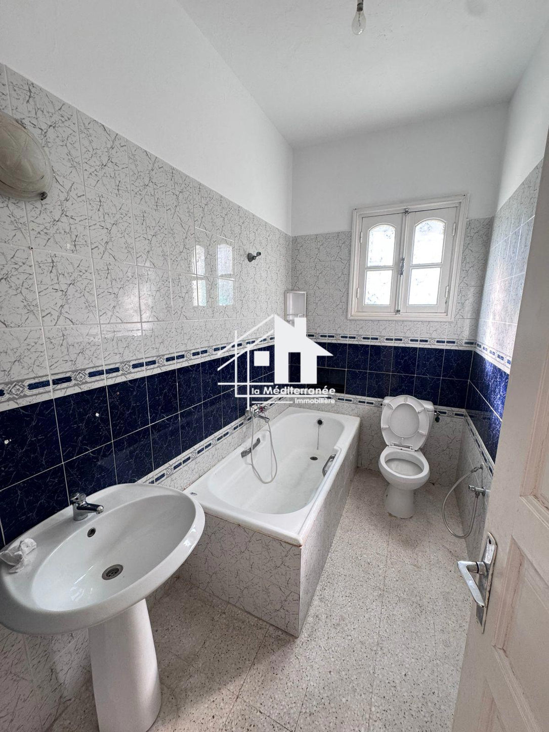 A louer étage de villa S+1 à manouba