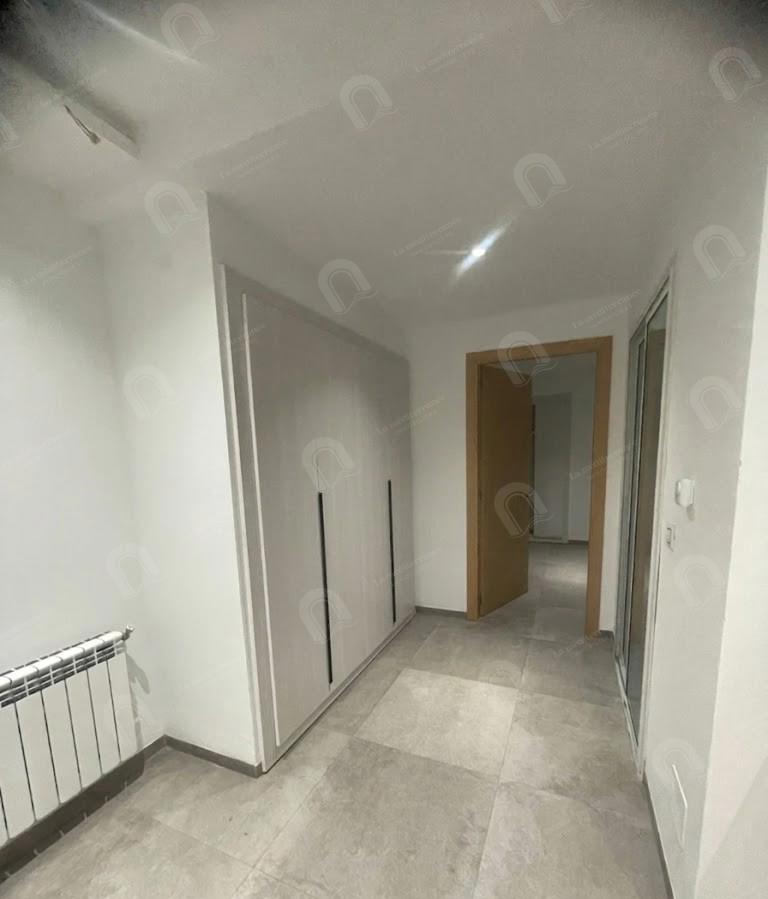 à louer un appartement s+1 à cité ennasr