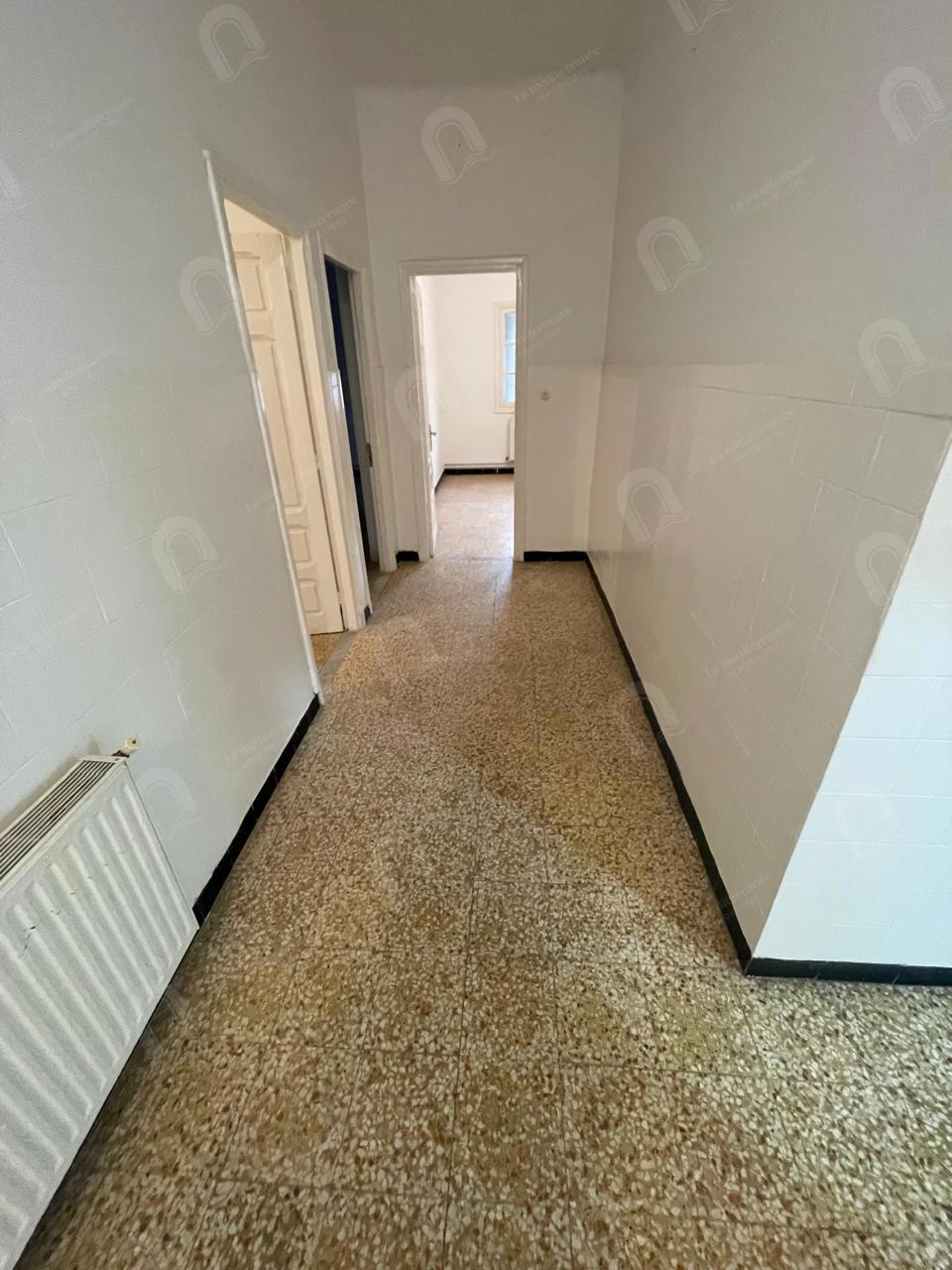 A louer une villa S+4 indépendante au bardo lahneya