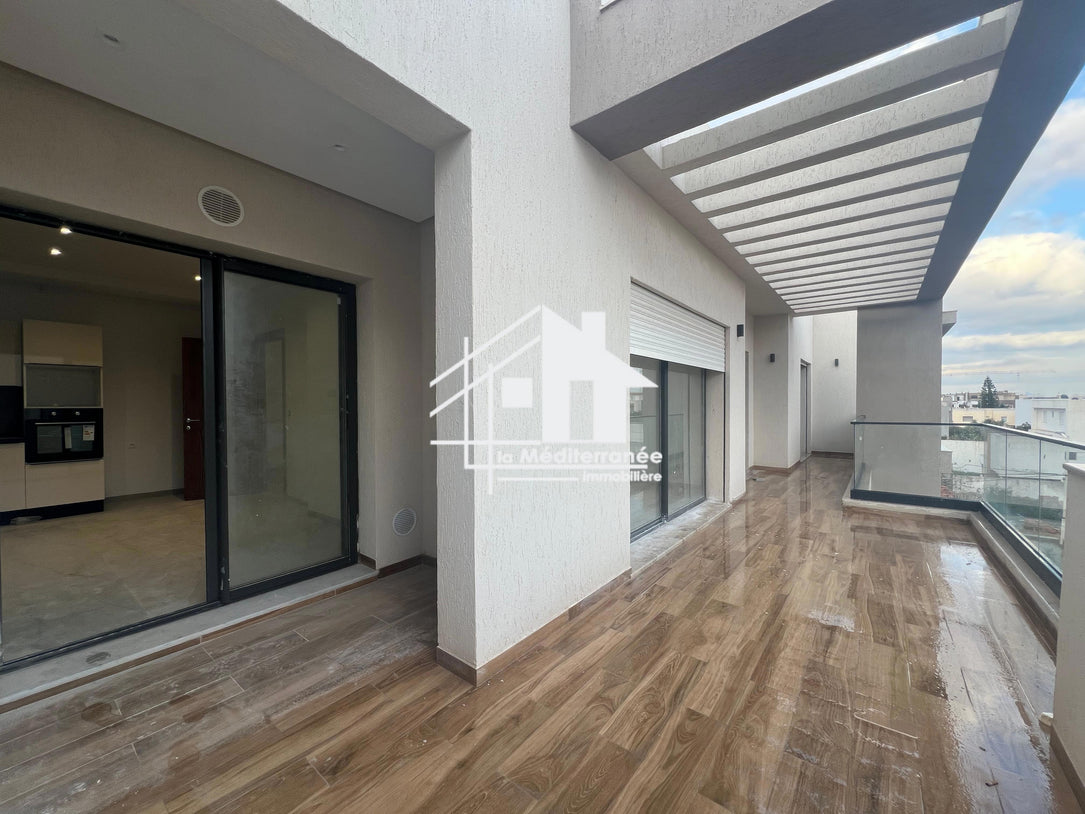 A vendre un appartement S+2 à Chotrana 1