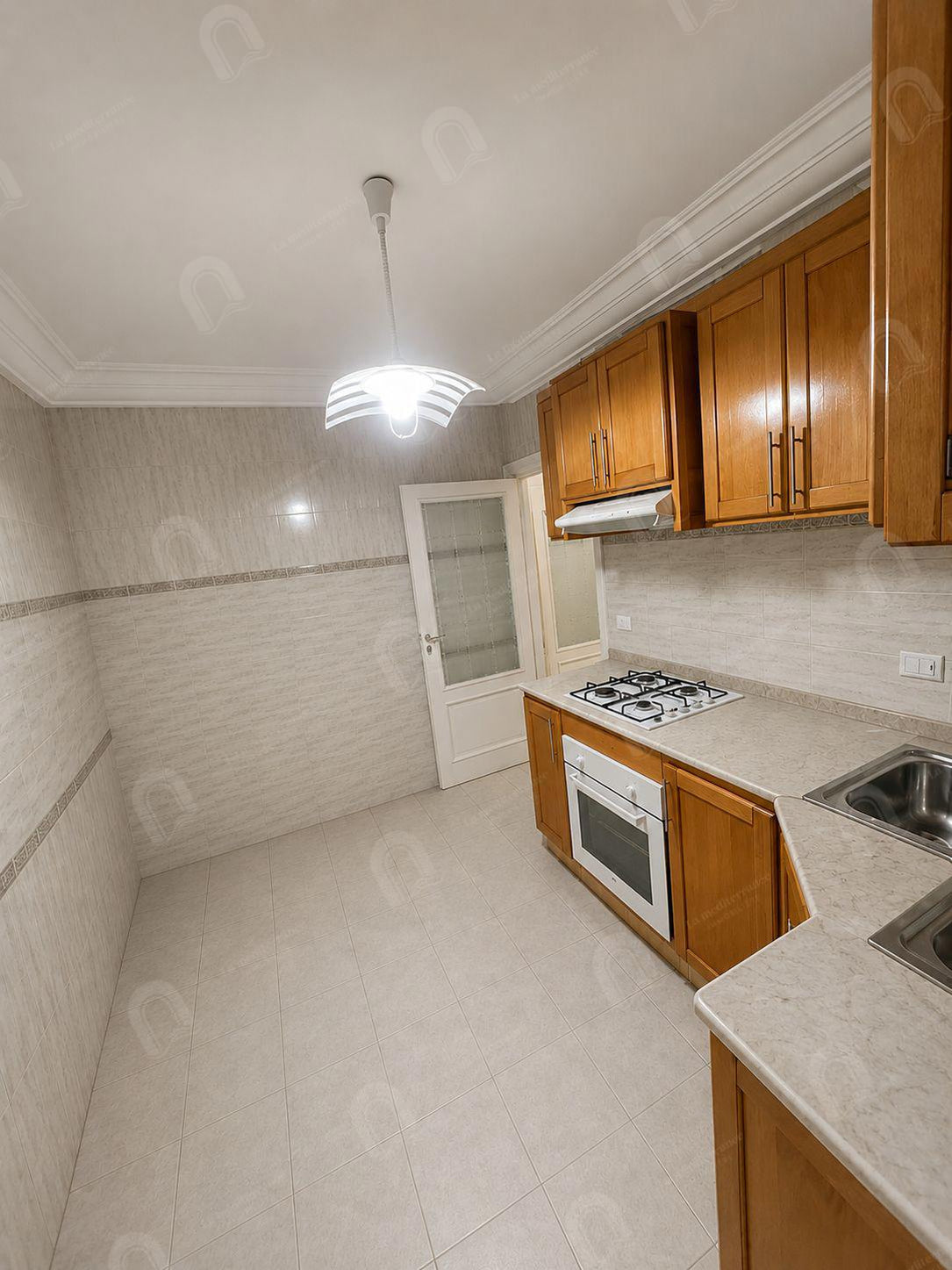 A vendre un appartement S+2 hst au bardo Bouchoucha