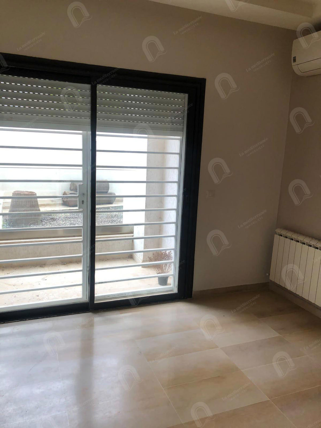 A louer un appartement s+1 à cité ennser 2