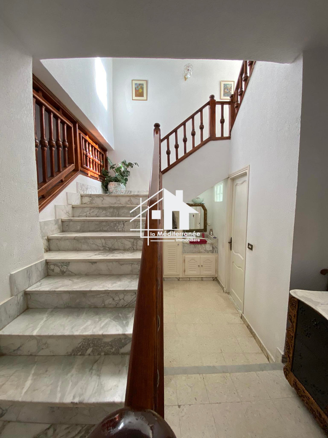 A vendre une villa R+1 à Hammam chat