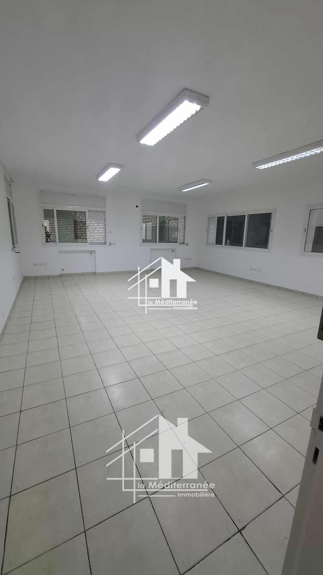 bel espace industriel à Saint Gobain