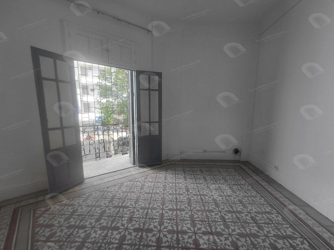 a louer appartement s3 au centre ville tunis