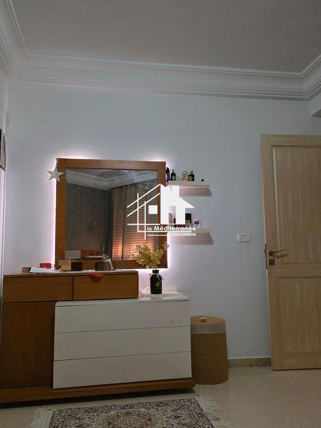 A vendre appartement S+3 à Cité El Waha à El Agba